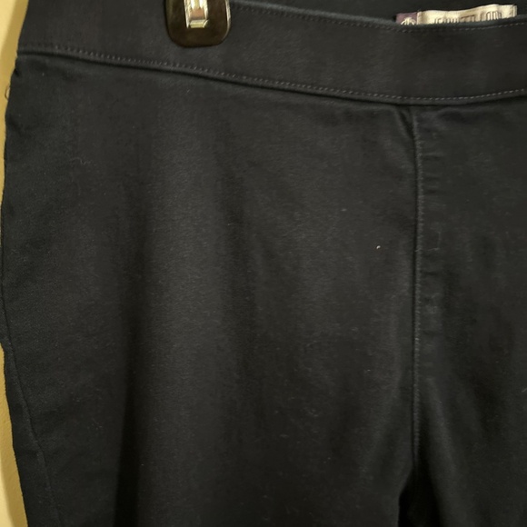 Jennifer Lopez Dark Wash Jeggings - Picture 5 of 5